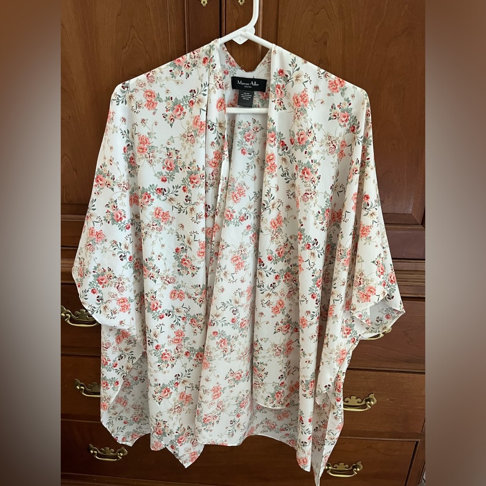 One size floral Marcus Adler poncho